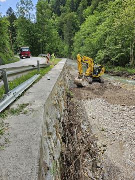 Cesta Polhov Gradec-Zalog