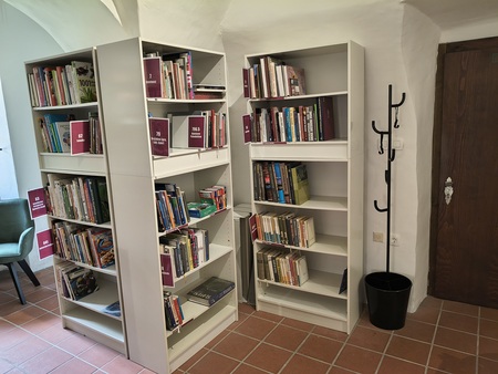 Prenovljena Knjižnica Polhov Gradec