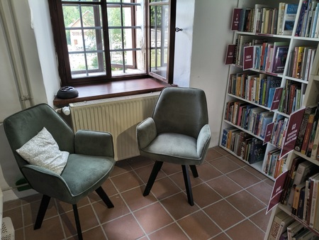 Prenovljena Knjižnica Polhov Gradec